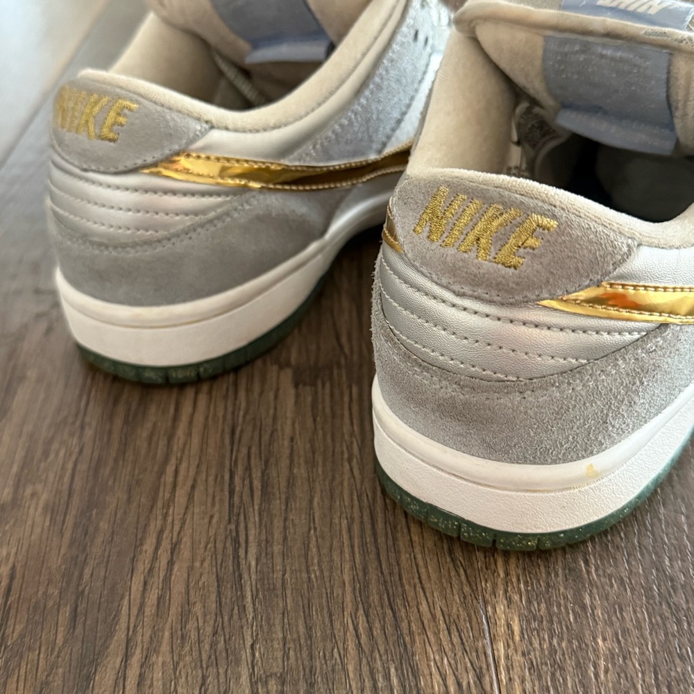 Nike SB Dunk Low SB Men’s Size 7.5 Sean Cliver Holidays Special Gray Gold Vtg - Picture 10 of 16
